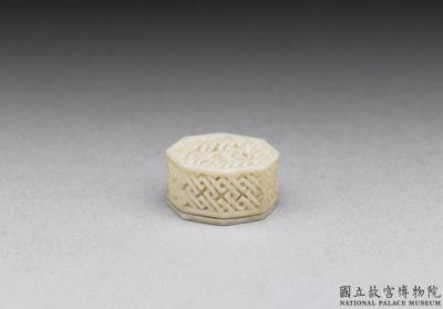 图片[2]-Ivory nested miniature box in openwrok relief (set of eleven), by Huang Zhenxiao. Qing dynasty, Qianloing reign, 1739-China Archive